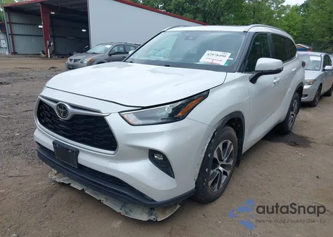 2023 Toyota Highlander Xle z USA, uszkodzony, nr VIN 5TDKDRBH7PS029992